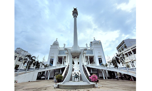 Ngôi thánh đường mang dáng dấp Ðền Thánh Phêrô giữa Sài Gòn